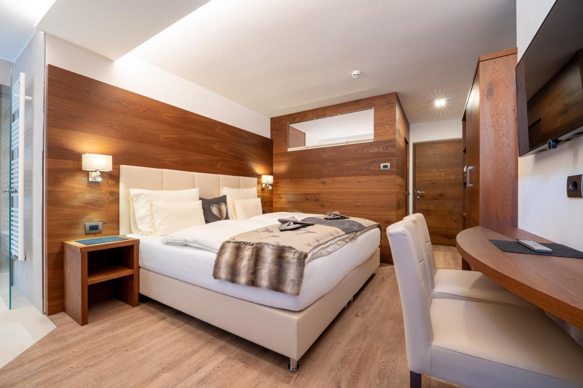 Arya Alpine Hotel