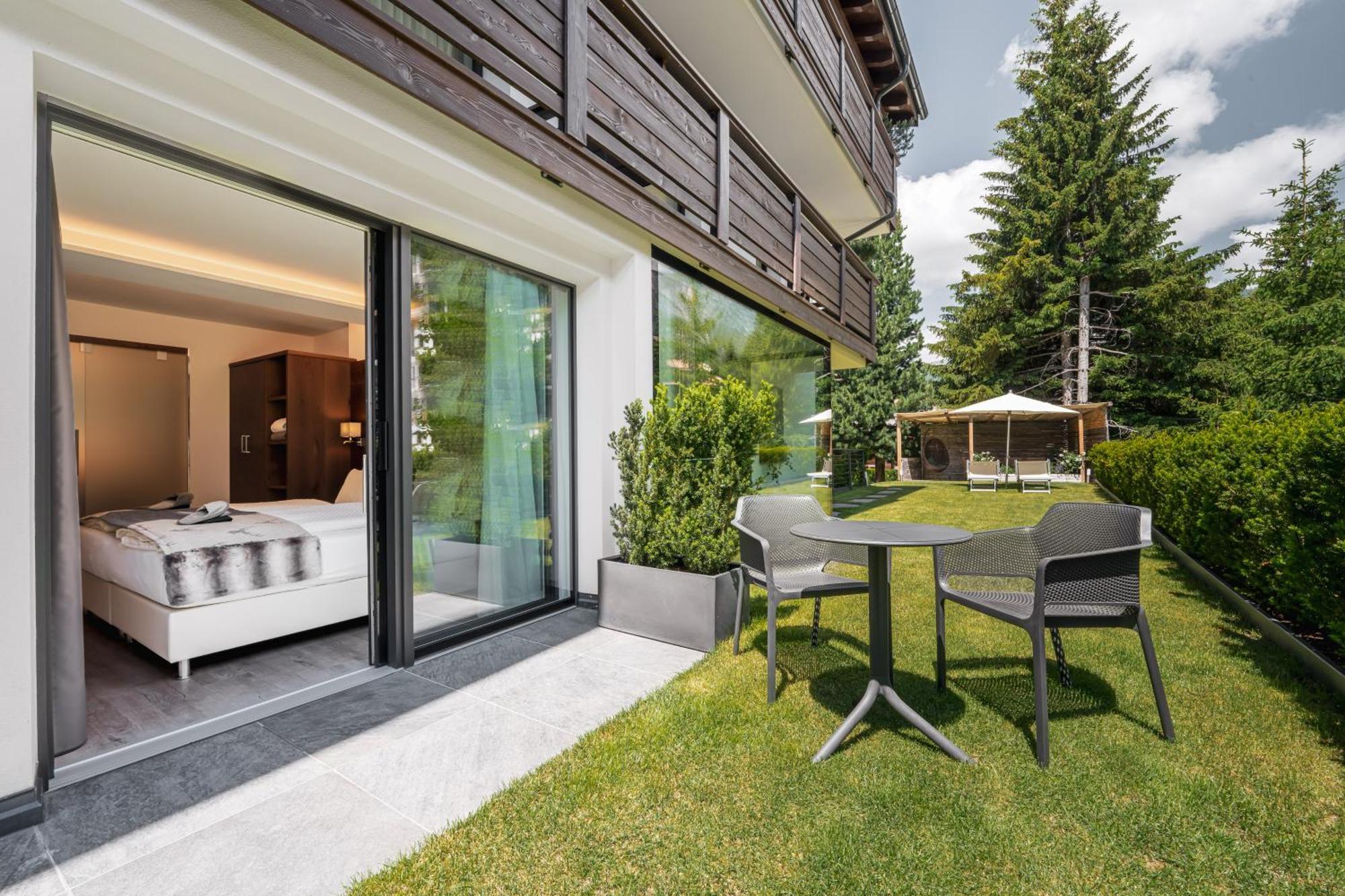 Arya Alpine Hotel