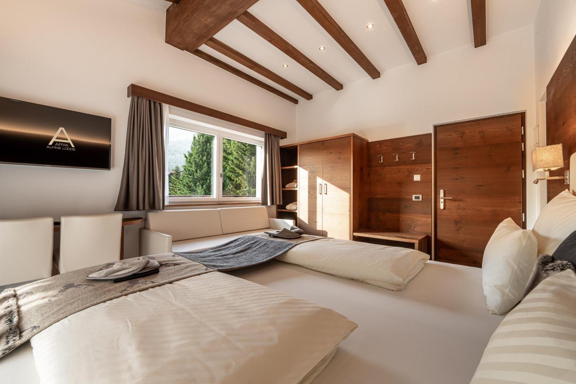 Arya Alpine Hotel